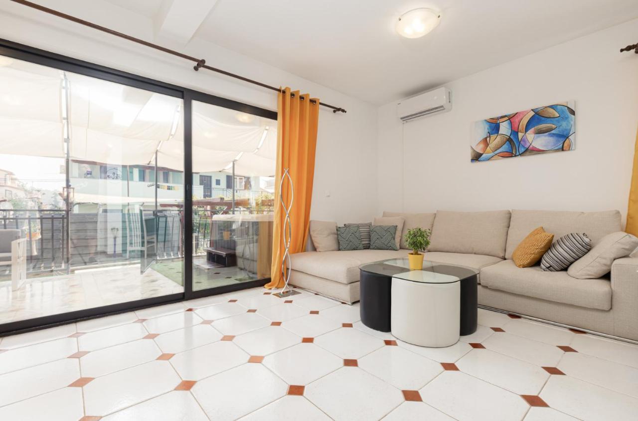 פורץ Cukerina Apartment With Whirpool & Sauna מראה חיצוני תמונה